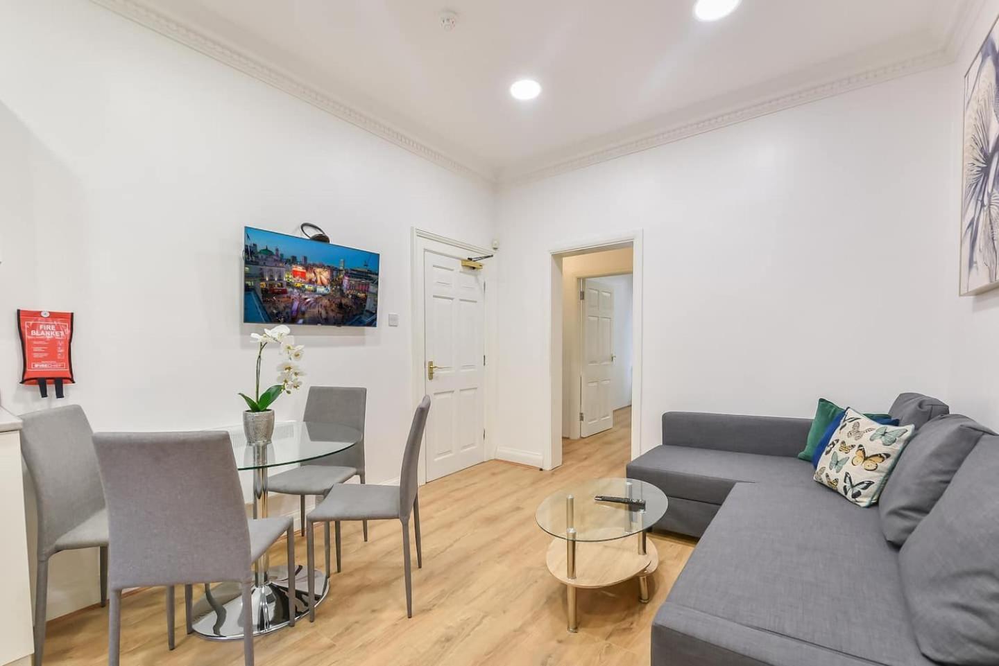 2 Bed Piccadilly Apartment 2 London Exterior foto